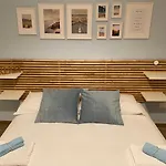 Faceroom